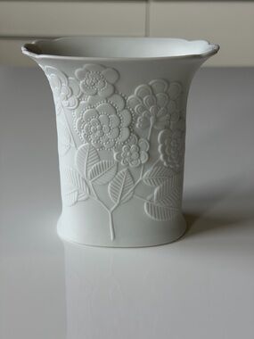 Cute Mid-Century Kaiser Porcelain White Vase With Sculptural Floral Detail-4,5”